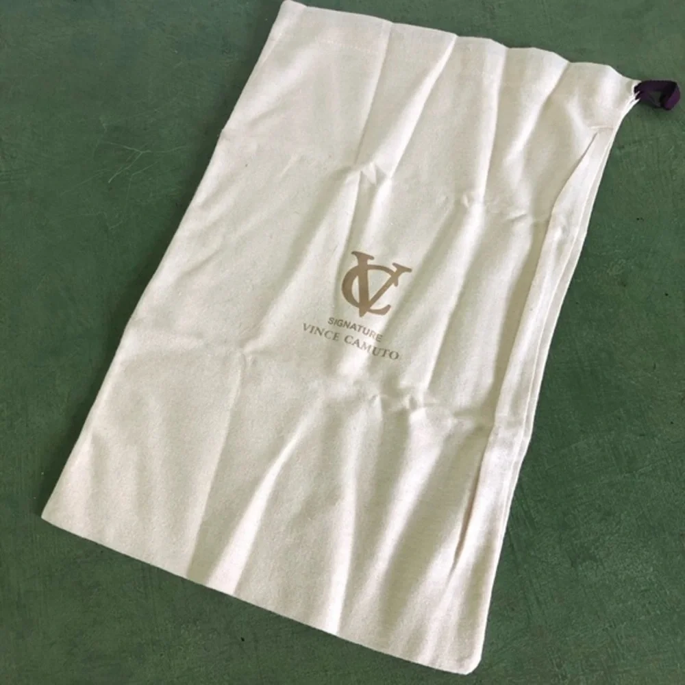 Vince Camuto signature vince
